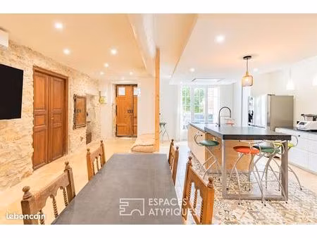 maison 9 pièces 328 m²