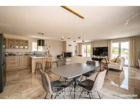 propriété 6 pièces 130 m²