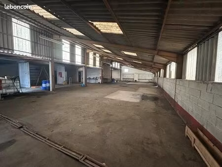 local commercial 650 m²