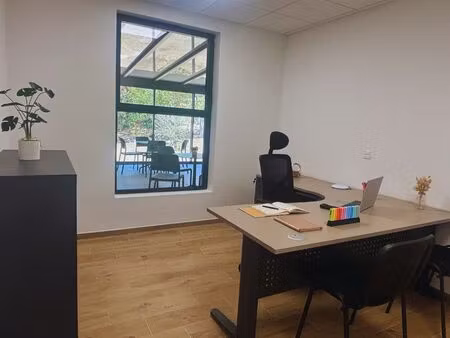 bureau 12 m² propriano -tarif associatif 260 / mois