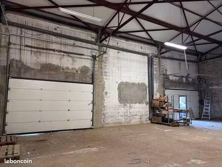 local 145 m²