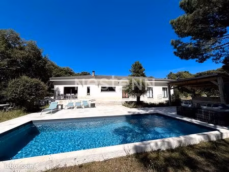 propriété 6 pièces 180 m²