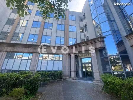 bureau 250 m²