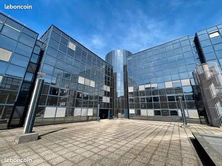 location 20m² - noisy centre - 460 tout compris - dispo de suite