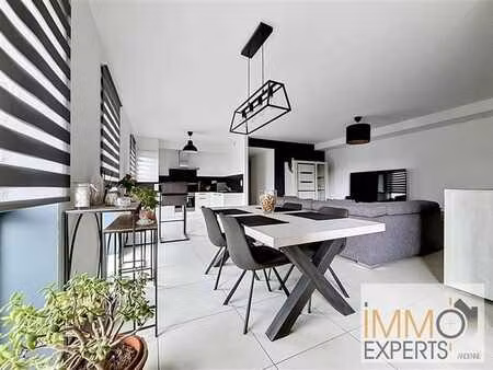 chouette appartement 2 chambres avec terrasse