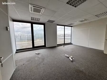 bureau 246 m²
