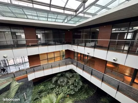 bureau 3 004 m²