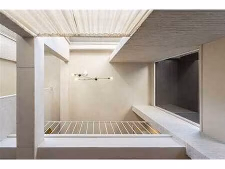 immeuble commercial duplex brutalist chic au cœur de mortsel