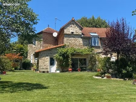 boutique 195 m² sainte croix