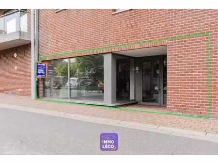 superbe surface commerciale de +/- 110m² en plein centre-vi
