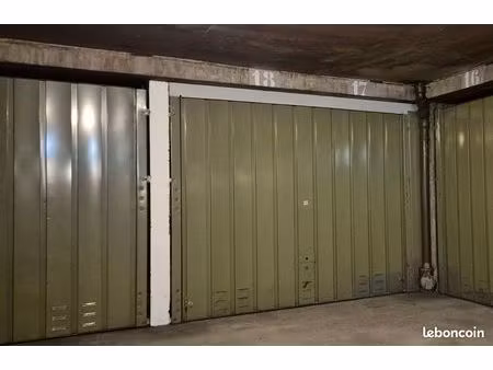 box / garage / parking