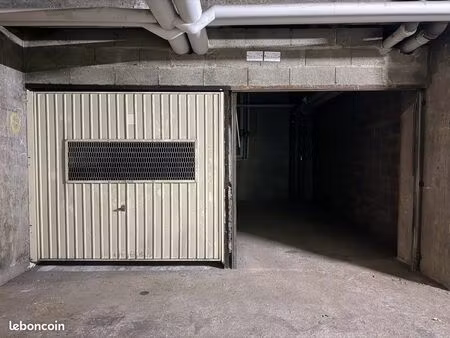 parking / box 12 m² rentable – investissement locatif – choisy gare – revenu 110/mois