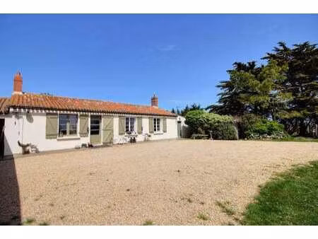 vente demeure d'exception à bouin (85230) : à vendre / 70m² bouin