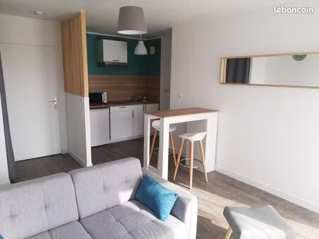 très bel f2 meublé 33m² refait et équipé à neuf