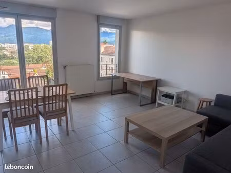 t2 terrasse vue belledonne