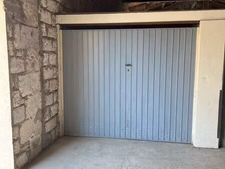 location garage dans résidence sécurisée lunel