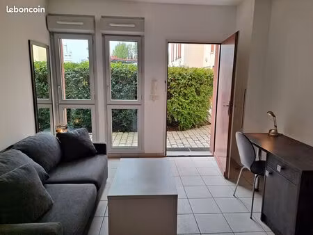 studio récent lumineux et tout équipé au calme en plein domaine universitaire