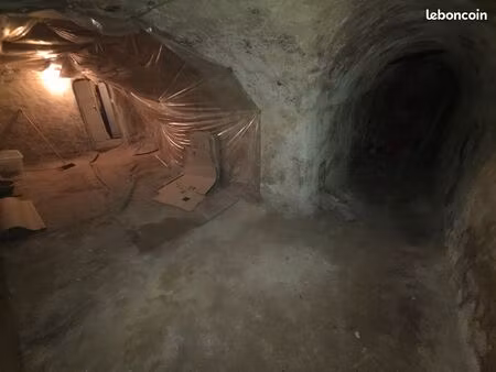 cave de 23m2 paris 2ème