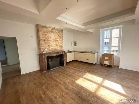 appartement 4 pièces centre ville ernée