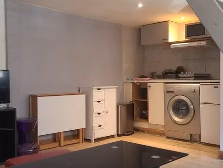très beau studio meublé indépendant 24m2