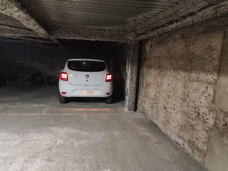 location place de parking