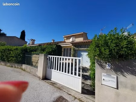 agreable maison individuelle meublee et equipee a sollies toucas