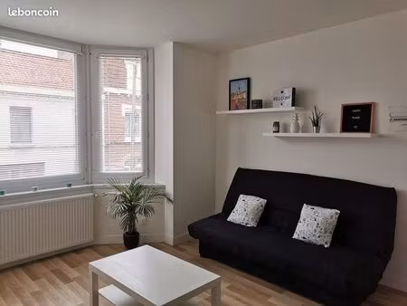 joli studio meublé 22m2