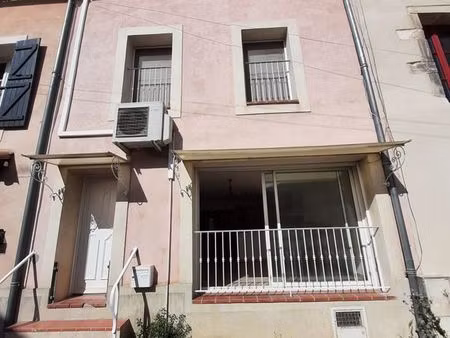 location maison de ville à st-gilles