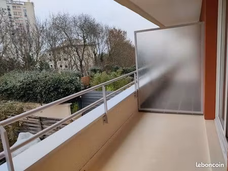appartement 3 pièces de 63m2 vue sur un parc privé