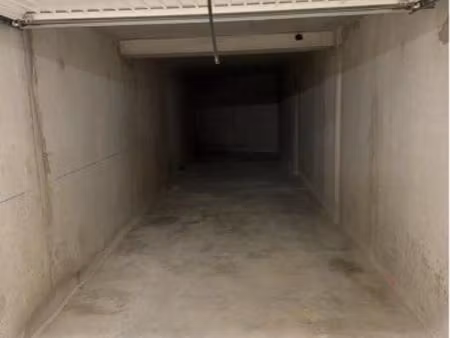 box double parking stockage 33m2