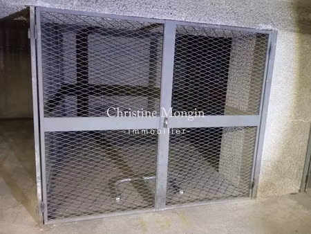 location parking 13.6 m² à neuilly-sur-seine (92200)  180 €