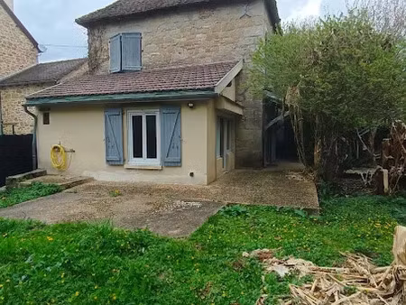 location maison 4 pièces 73.6 m² à faycelles (46100)  700 €