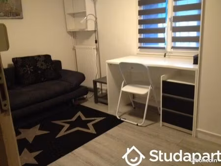 chambre 1 pièce 11 m²