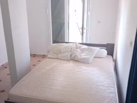 studio traversant de 34m2 en rez-de-chaussée