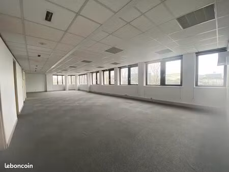 bureaux 303 m²