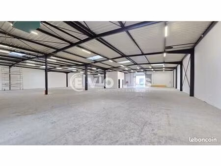 local d'activité 483 m²