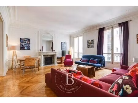 appartement de 2 pièces de luxe en vente à champs-elysées  madeleine  triangle d’or  franc