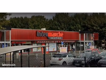 commerce 59 m²