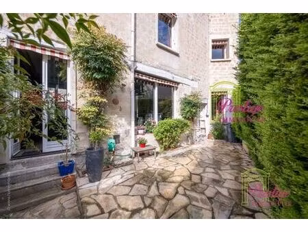 maison de luxe en vente à le mesnil-le-roi  france