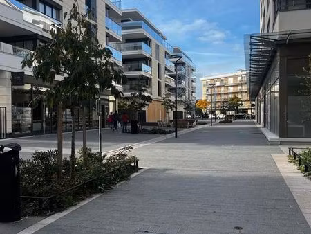 local commercial 88 m² st maur des fosses