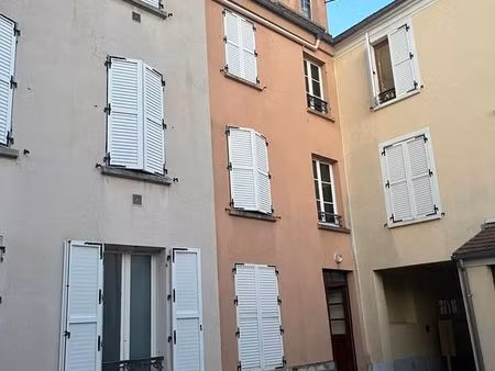 st leu/la chataigneraie - lot n°4 - appartement rénové f3 de 52 09m²