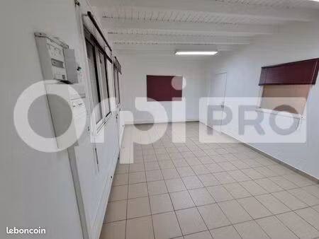 local commercial 21 m²