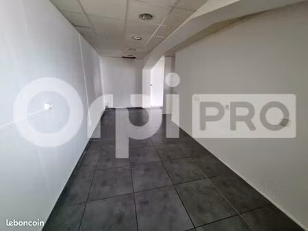 local commercial 92 m²