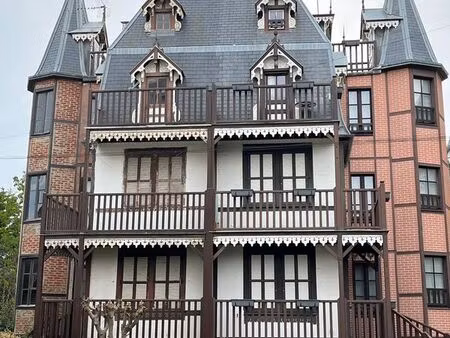 villa jumelée côté gauche — centre-ville  150 m de la plage