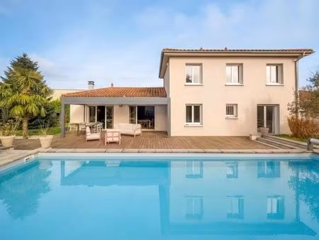 villa de luxe en vente la tour-de-salvagny  auvergne-rhône-alpes