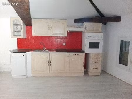 location studio meublé
