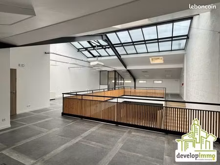 bureaux 302 m²