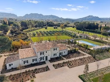 maison de 10 pièces de luxe en vente à eygalières  provence-alpes-côte d'azur