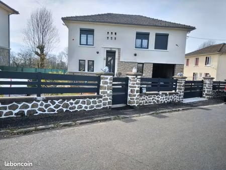maison sur pleaux