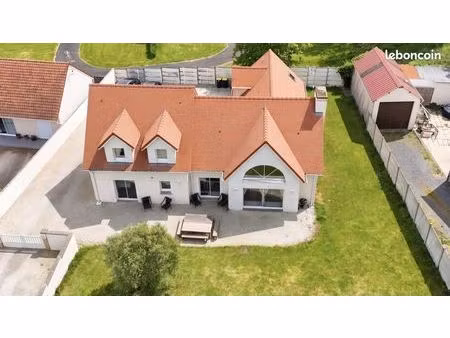 maison 9 pièces 261 m²